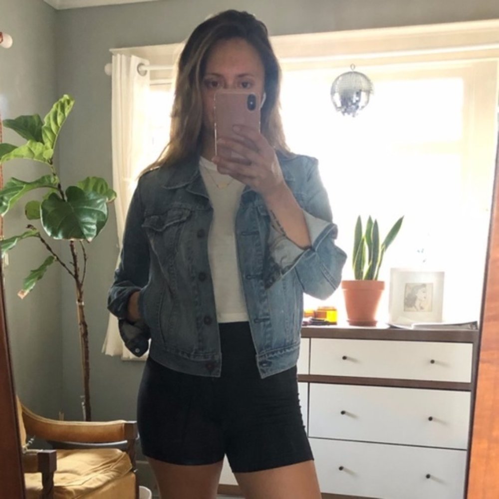 Levi's Trucker Medium Wash Denim Jacket size Small